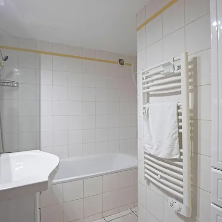 Apartment *appt Du Faubourg Boutonnet, 4 Personnes, Wifi*